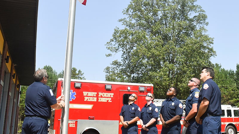 West Point firefighters recognized by New York Giants on 9/11 anniversary, Article